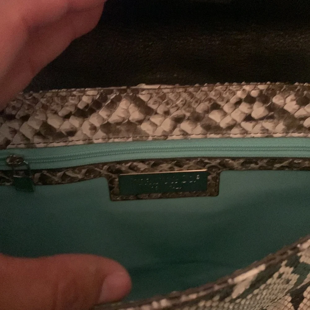 Tiffany & Co. Shoulder Bag
Neutrals Python Excellent Condition - Picture 4 of 5